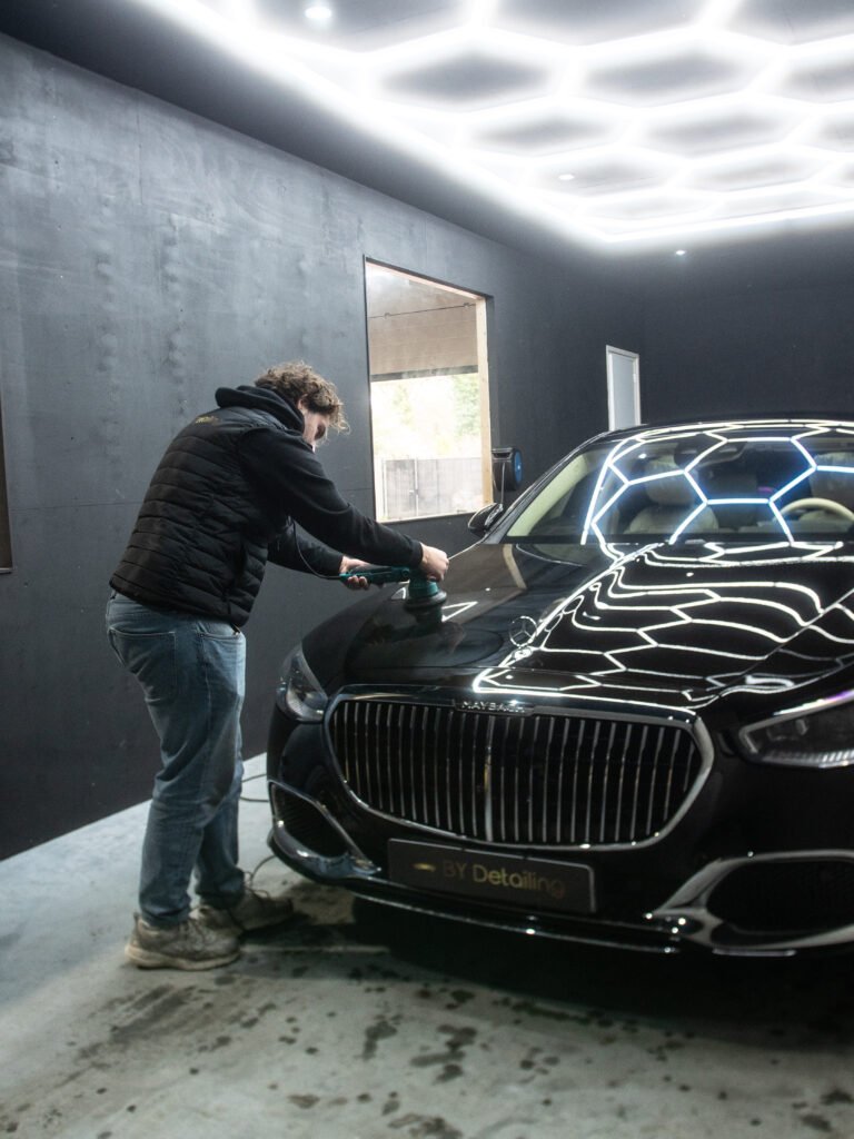 Lakherstel en polijsten auto in Breda, krasverwijdering door BYdetailing