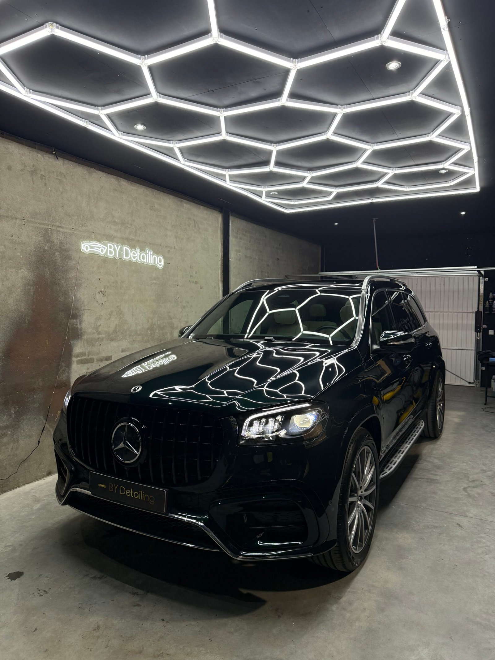 Mercedes poetsen breda